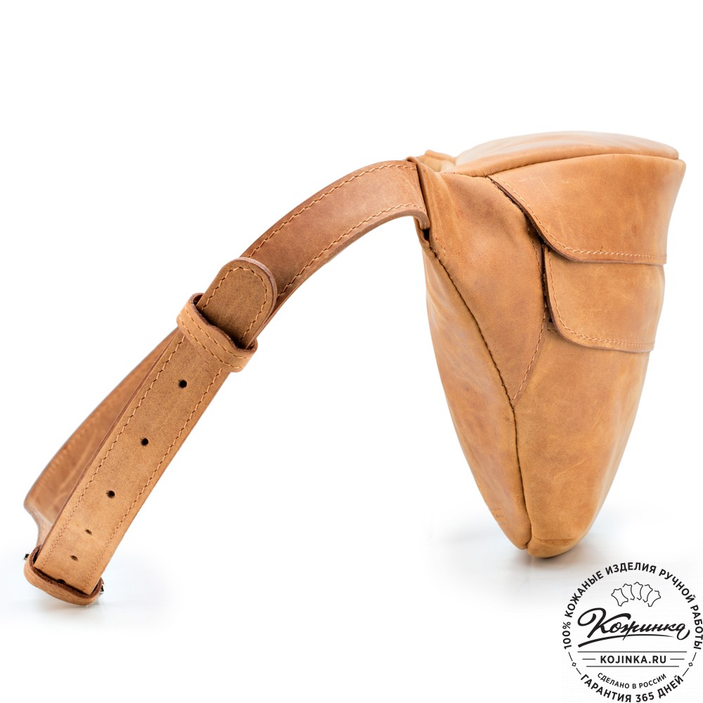 Кожаная сумка на пояс "Камиль" (песочный крейзи) 